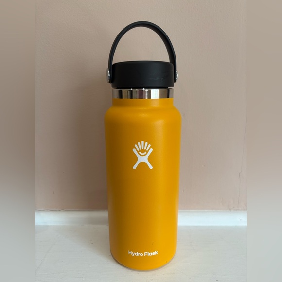 Hydro Flask Other - Hydro Flask 32 oz. Wide Mouth Bottle with Flex Cap Starfish Yellow Color